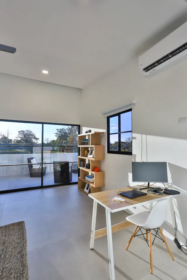 Modern Minimalist Gem for sale in Hacienda Los Reyes