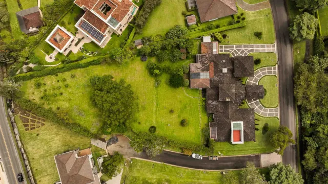 Monteran Luxury Home: Exquisite 3-Bedroom Residence