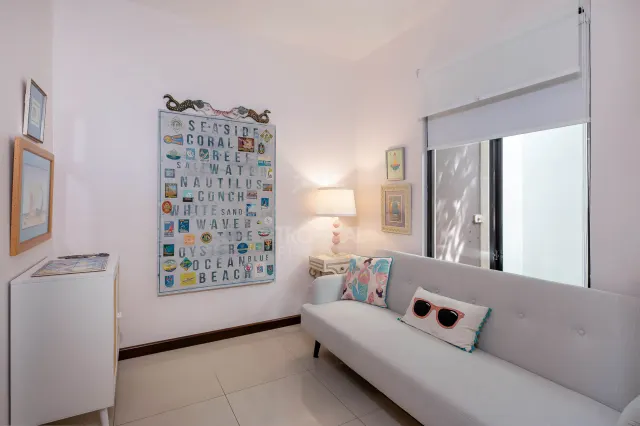 Casa Bougainvillea – Single-Story Luxury Home in Santa Ana with Expansive Private Garden