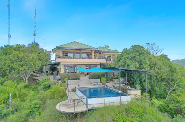 Playa Hermosa ocean view home