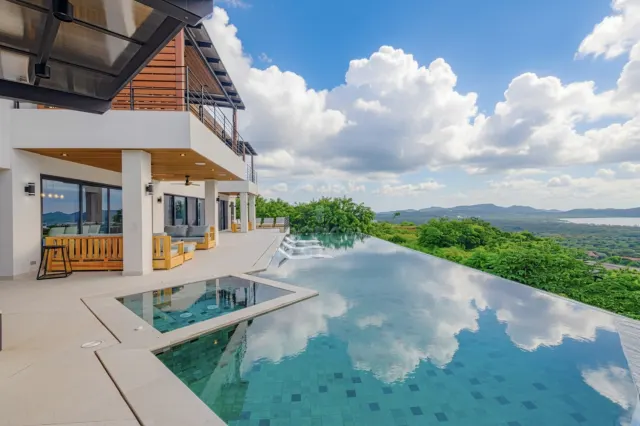 Exclusive 9-Bedroom Villa in Mar Vista Condominium | Ocean Views and Vacation Rental Potential