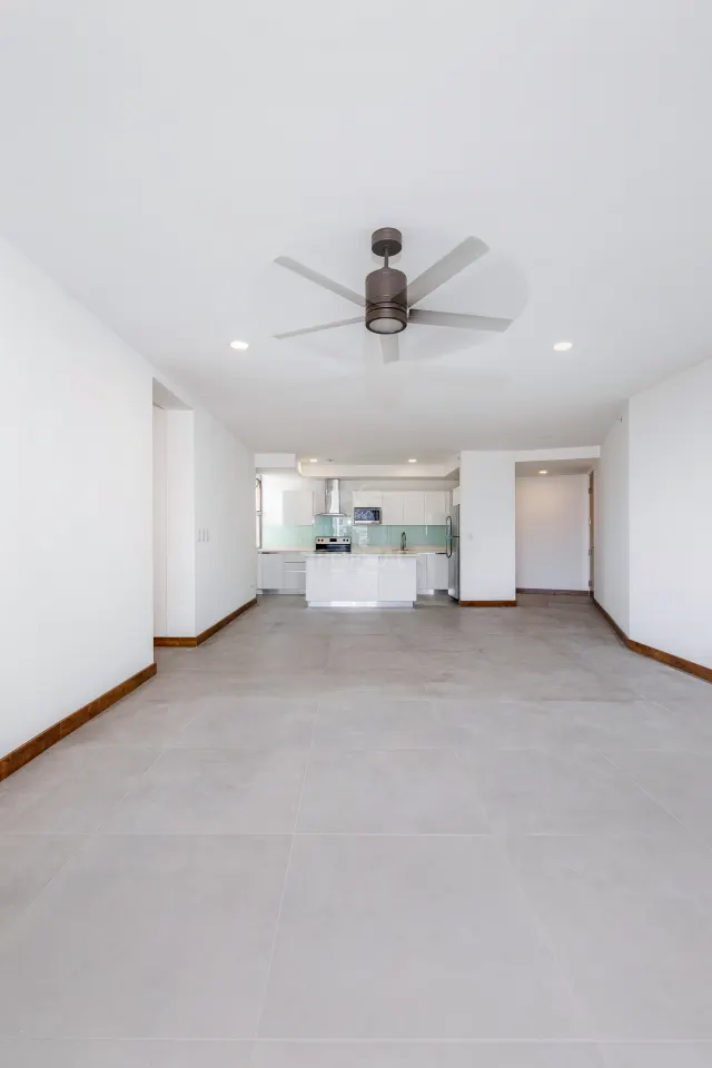 Luxury 10th Floor Condo with Panoramic Views in Nunciatura