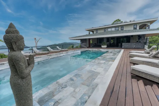 Luxury Beach Home with Infinity Pool and 360° ocean views in Costa Rica's
