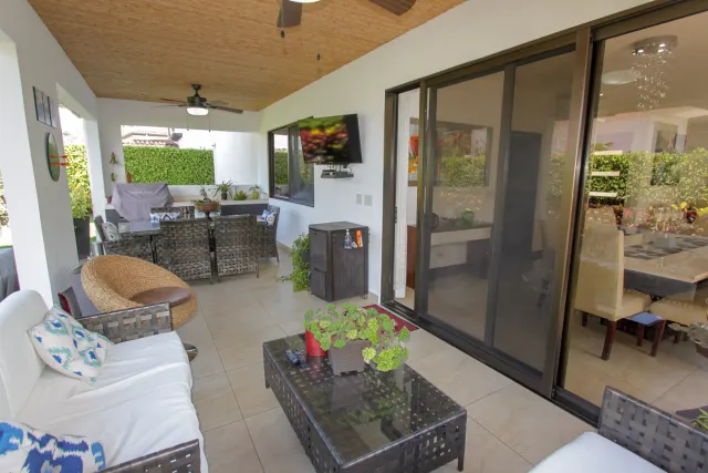 House for Sale: Lomas del Valle Condominium, Santa Ana