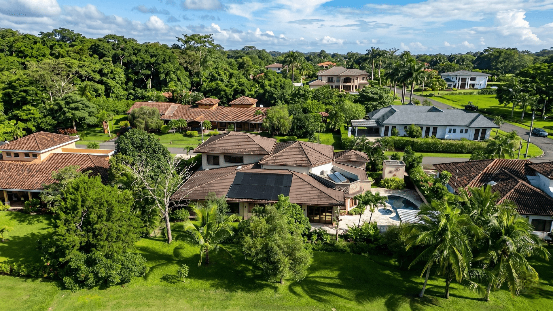 Hacienda Los Reyes Real Estate – Homes for sale